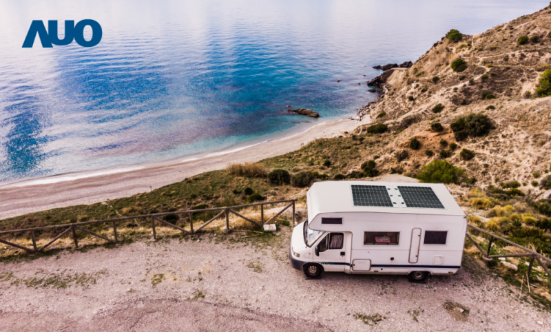 「可撓輕量化太陽光電板SunCurva」使用輕量特殊耐候型複合板取代傳統太陽能板的玻璃前板，不僅降低70%重量，每米平方僅3Kg；具有抗衝擊性能及通過電磁相容性測試，可應用於交通運輸工具，如露營車、遊艇等